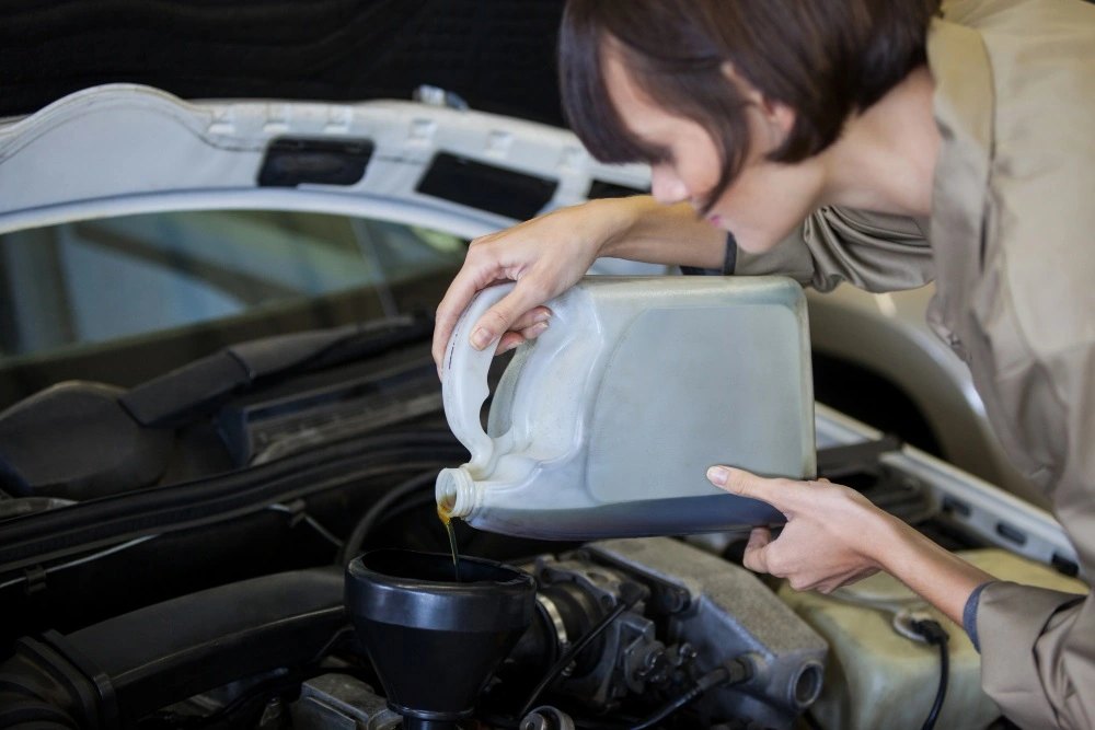 Oil Change, Engine Oil, Oil Change Warning Signs, Engine Performance, Oil Leaks, Engine Health, Lubrication